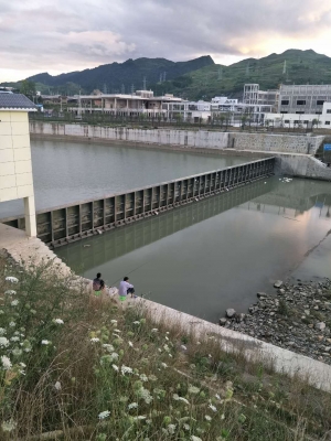 貴州貴定東門(mén)河翻板壩工程